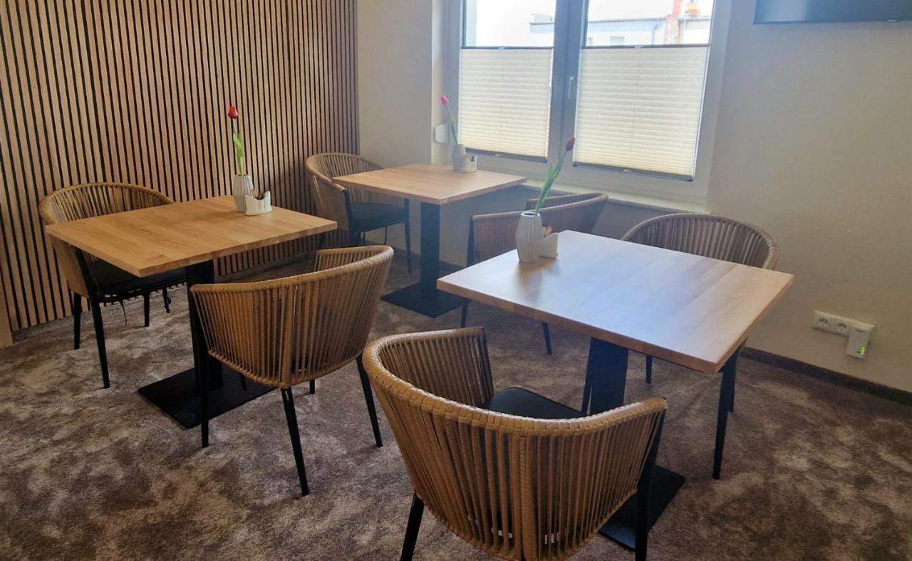 Hotel Rhin Inn Fehrbellin Екстериор снимка