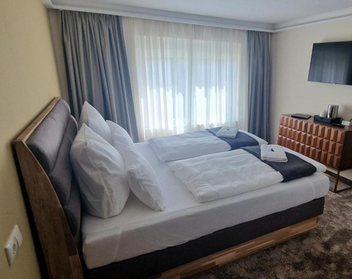 Hotel Rhin Inn Fehrbellin Екстериор снимка