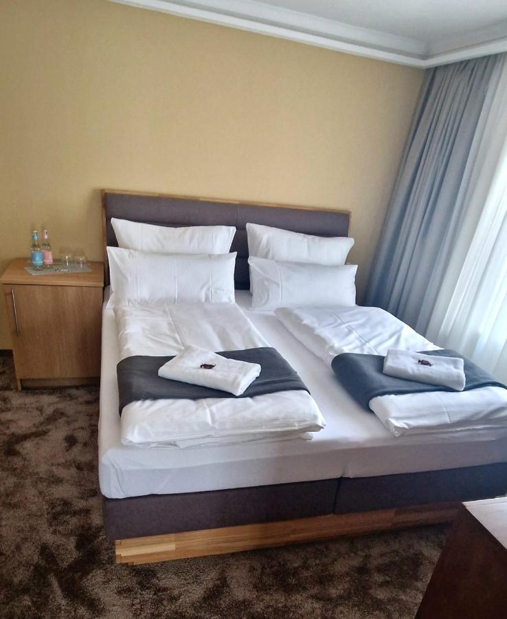 Hotel Rhin Inn Fehrbellin Екстериор снимка