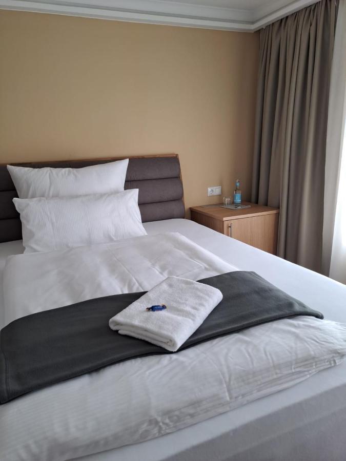 Hotel Rhin Inn Fehrbellin Екстериор снимка